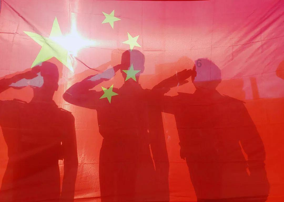 茂密丛林逃生